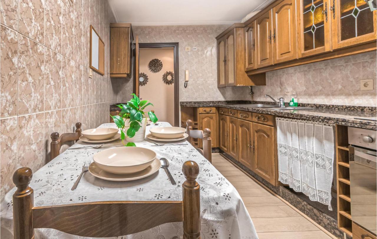 Stunning Apartment In Gijon With Wifi エクステリア 写真